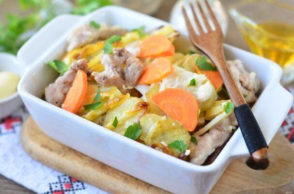 Картопля з м'ясом шарами в духовці - рецепт приготування