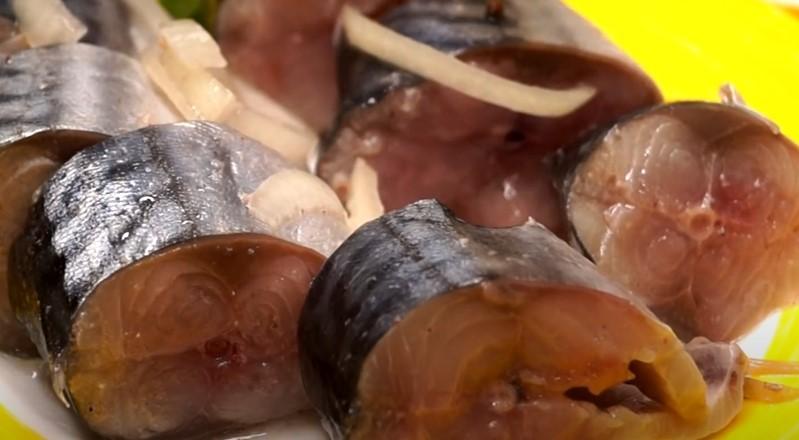 Скумбрія в маринаді – смак як у червоної риби